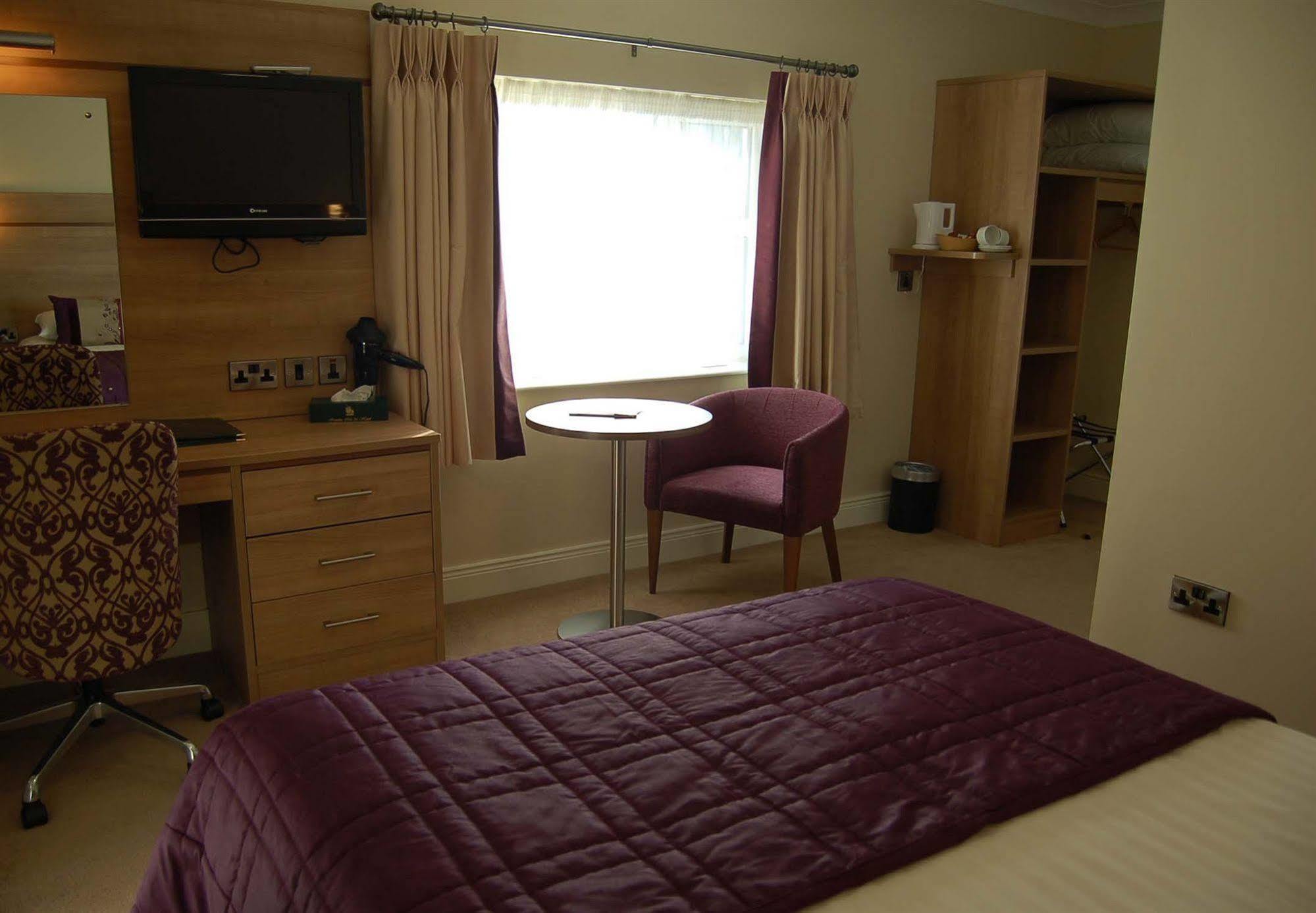 Ivanhoe Inn And Hotel 벨파스트 외부 사진